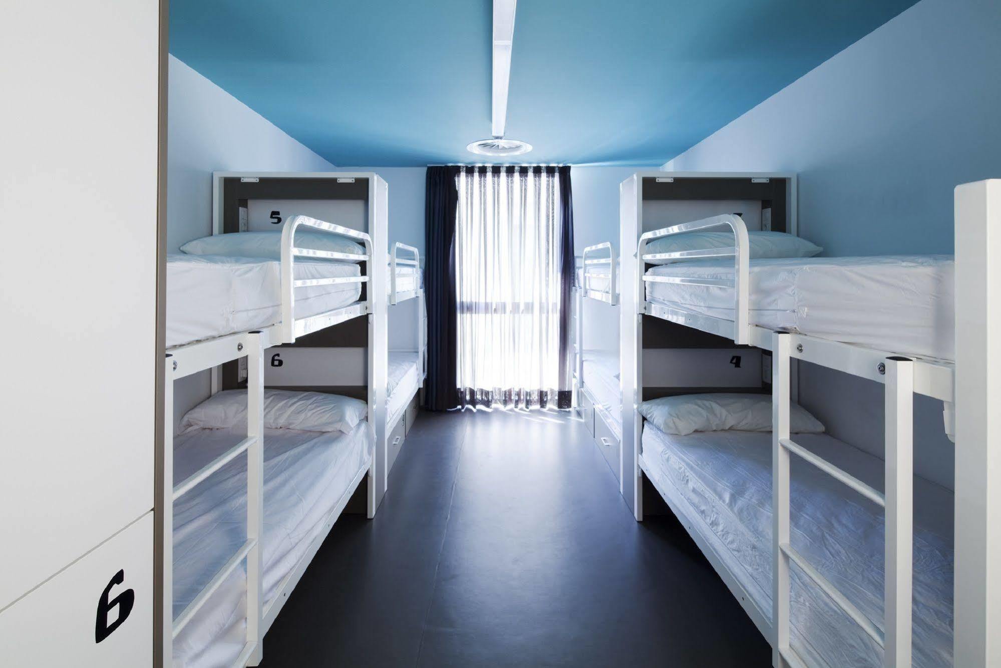 Amistat Beach Hostel Βαρκελώνη Εξωτερικό φωτογραφία