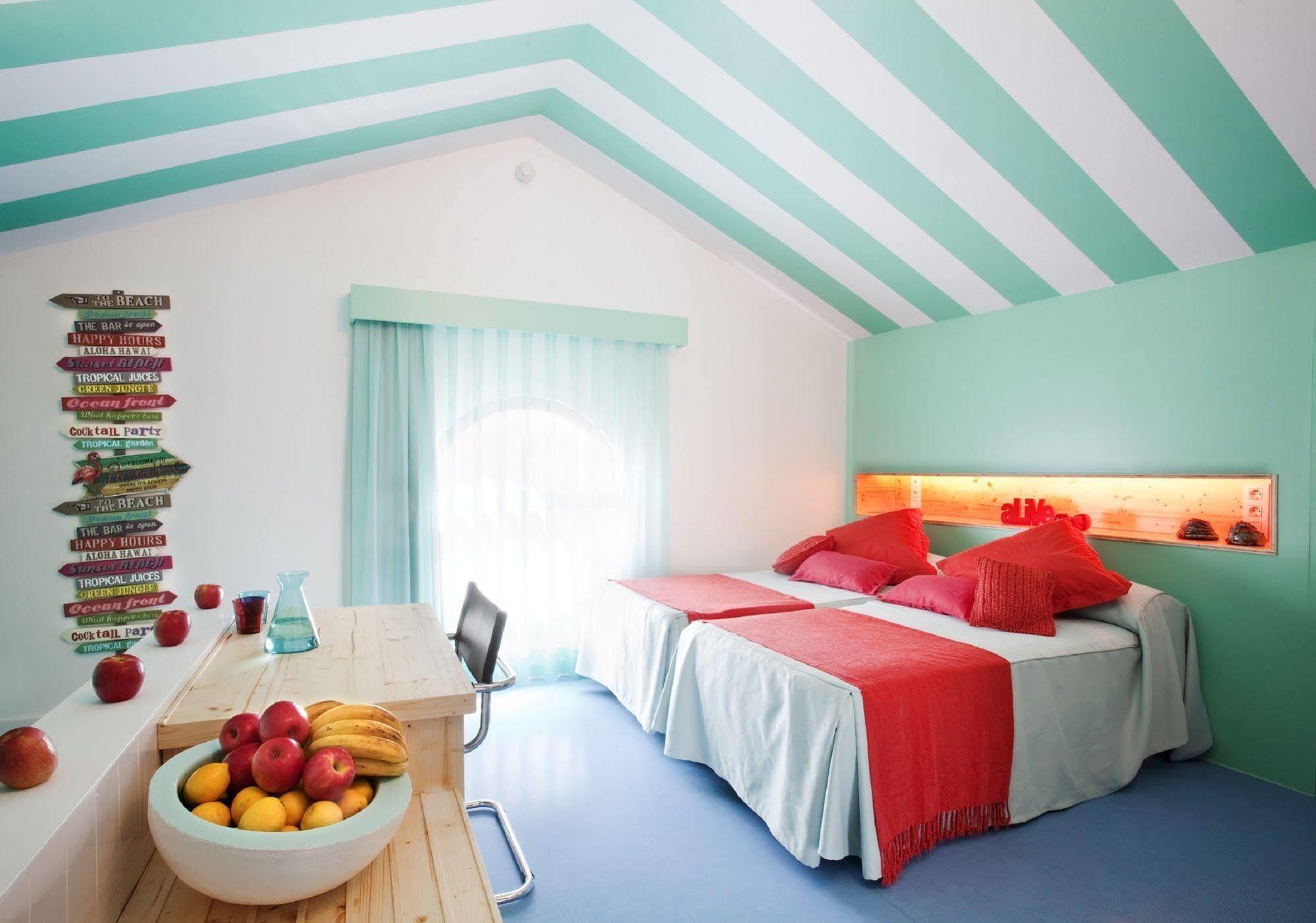 Amistat Beach Hostel Βαρκελώνη Εξωτερικό φωτογραφία